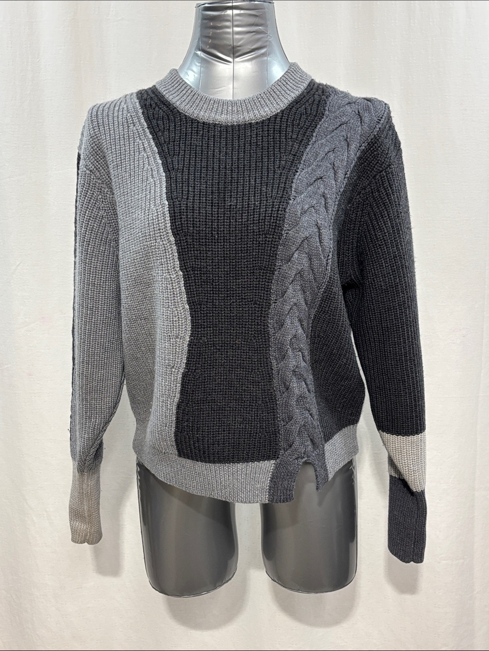 Aritiza Wilfred Two-Tone Gray Cable-Panel Crewneck Sweater 100% Merino Wool 275